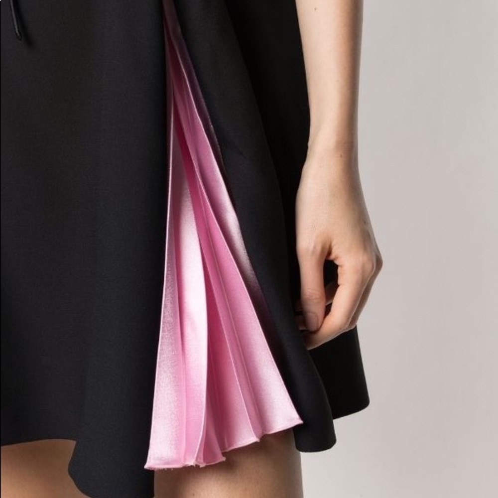 ***SOLD*** VERSACE Spring 2021 Runway Mini Dress NWT - Picture 10 of 17